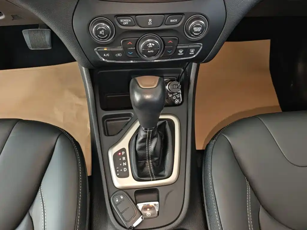 Jeep Cherokee — миниатюра 14