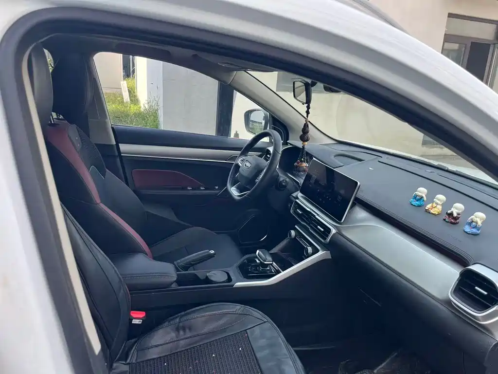 Geely Binyue — миниатюра 31