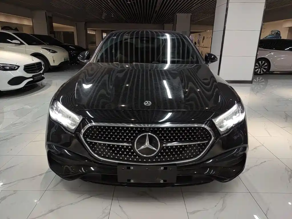 Mercedes-Benz E-Class (Import) — миниатюра 3
