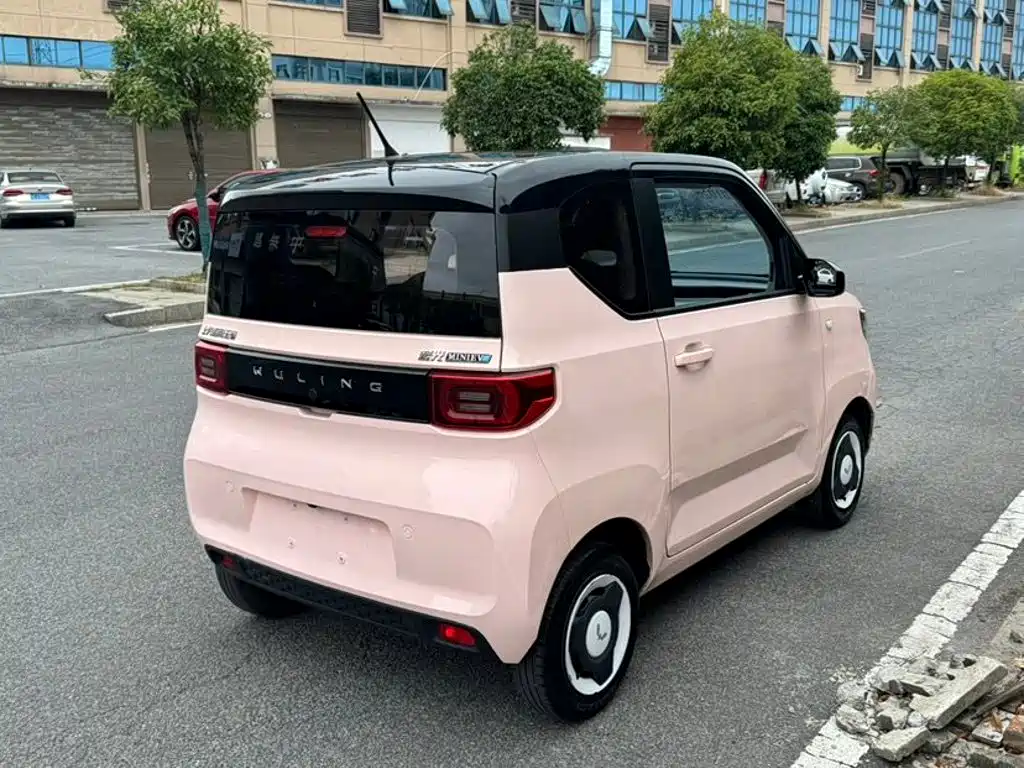 Wuling MINIEV — миниатюра 6