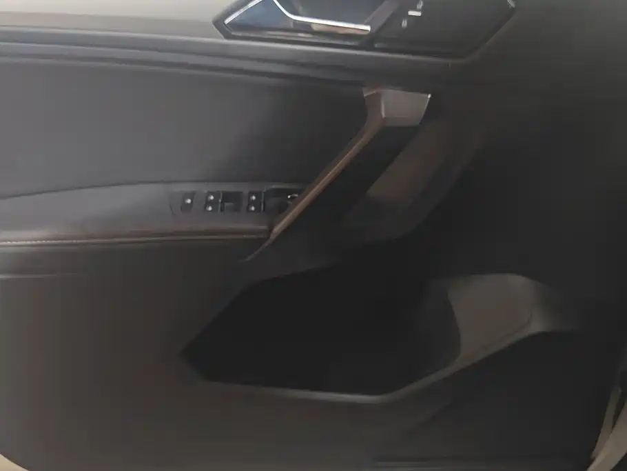 Volkswagen Tiguan L L 2019 280TSI AT Comfort VI