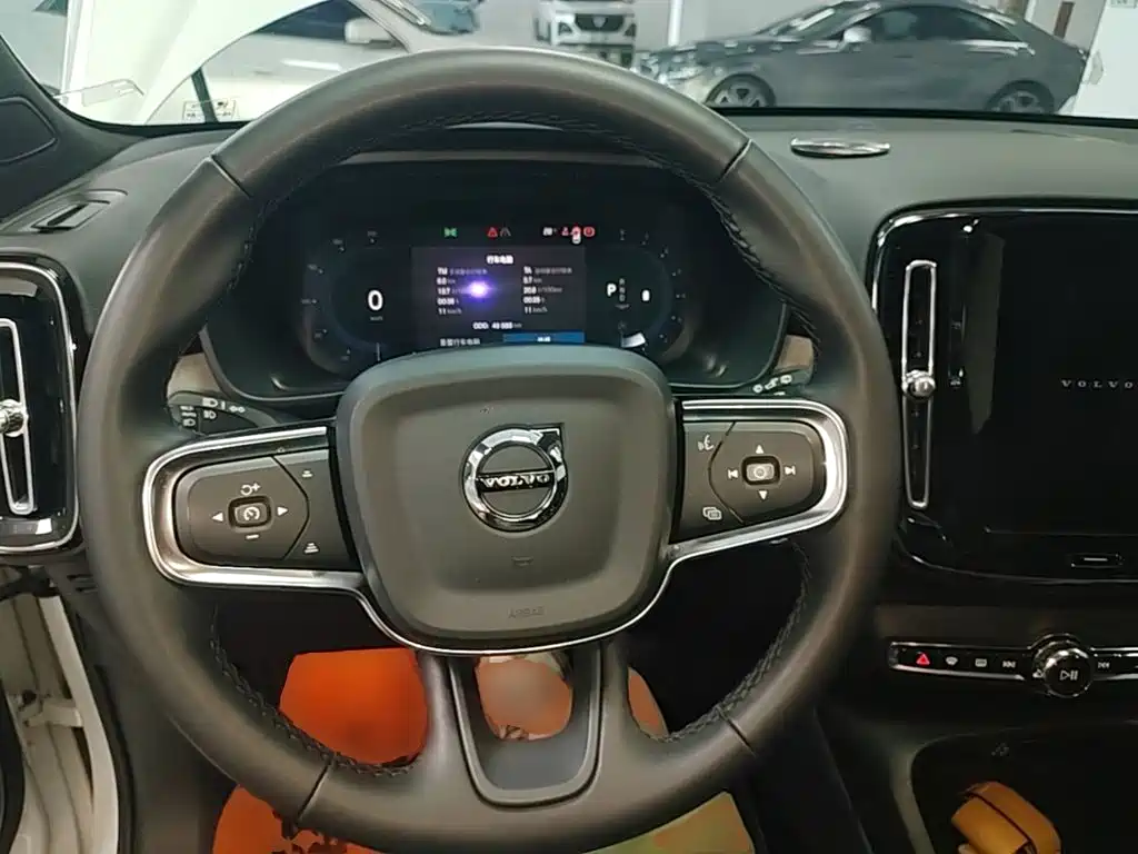 Volvo XC40 — миниатюра 11