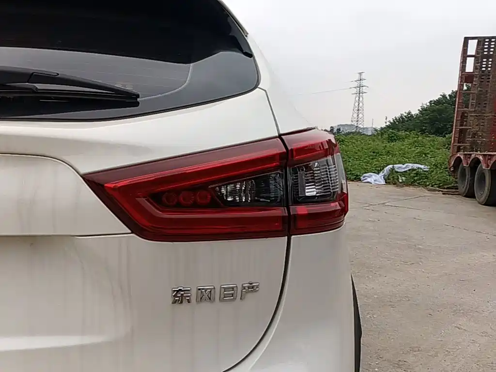 Nissan Qashqai — миниатюра 8