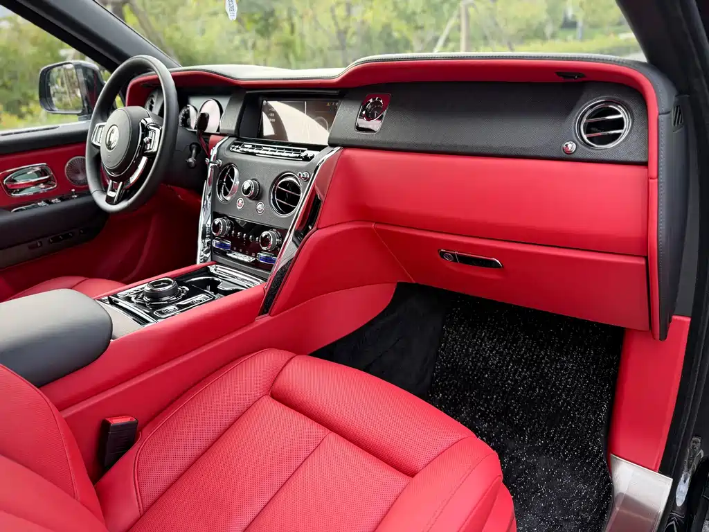 Rolls-Royce Cullinan — миниатюра 18