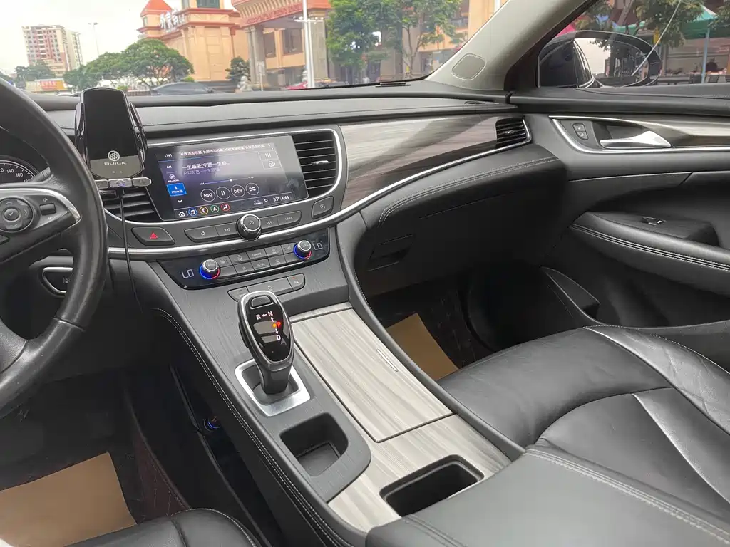 Buick LaCrosse — миниатюра 12