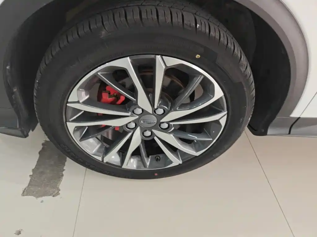 Geely Binyue — миниатюра 23