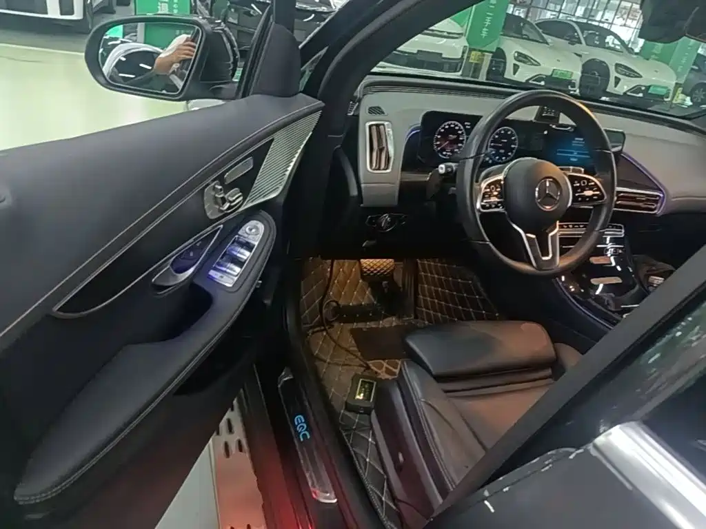 Mercedes-Benz EQC — миниатюра 16