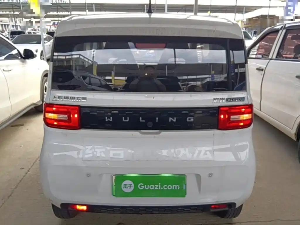 Wuling MINIEV — миниатюра 6