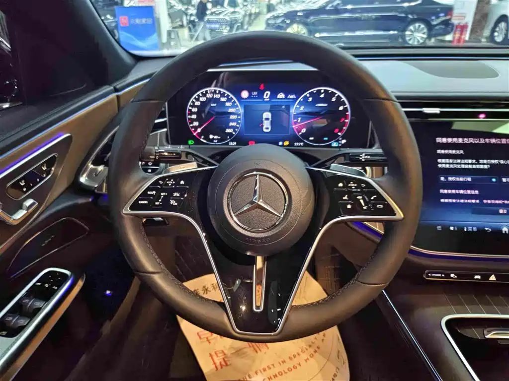 Mercedes-Benz E-Class — миниатюра 8