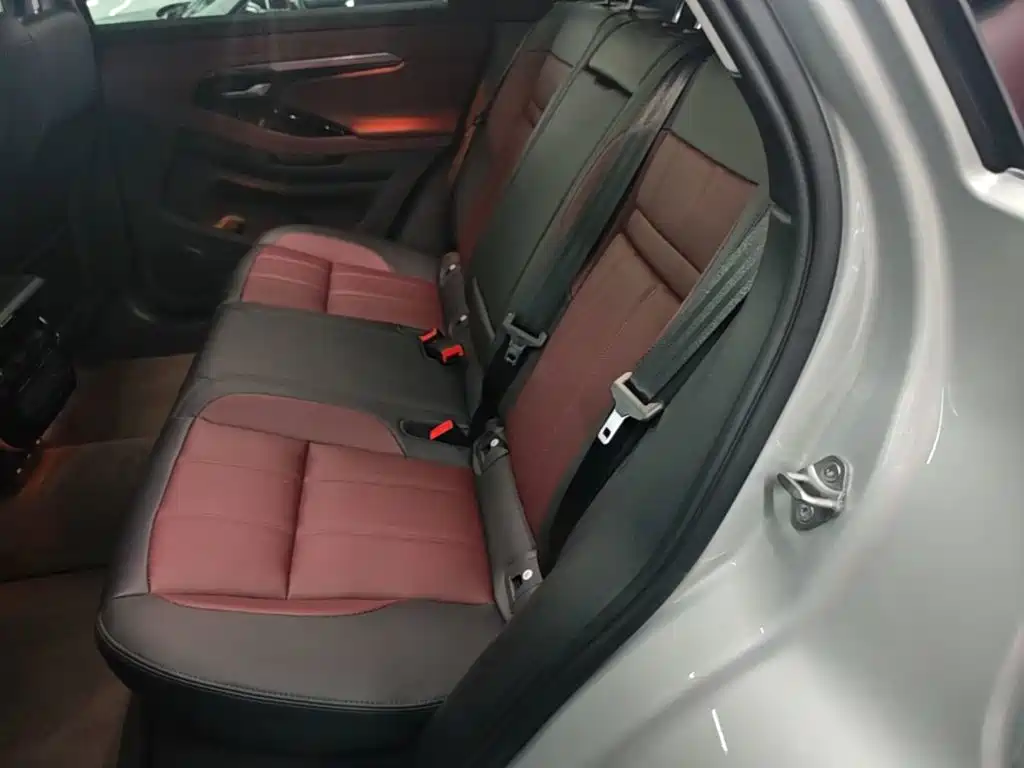 Land Rover Evoque PHEV — миниатюра 17