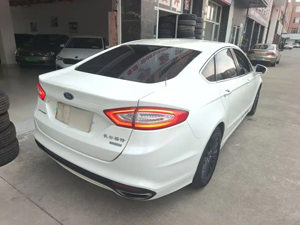 Ford Mondeo — миниатюра 7