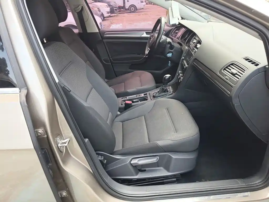 Volkswagen Golf — миниатюра 25