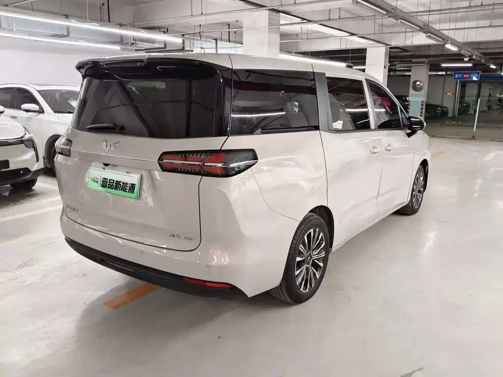 Wuling Xingguang 730 New Energy — миниатюра 8