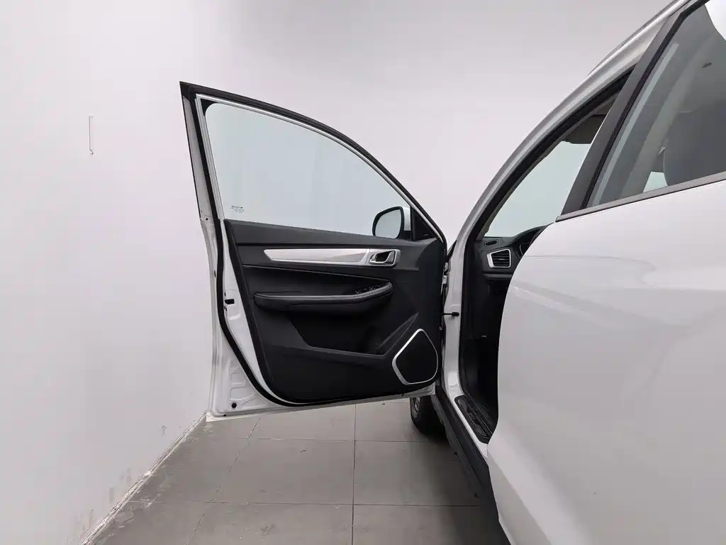 Geely Vision X6 — миниатюра 8