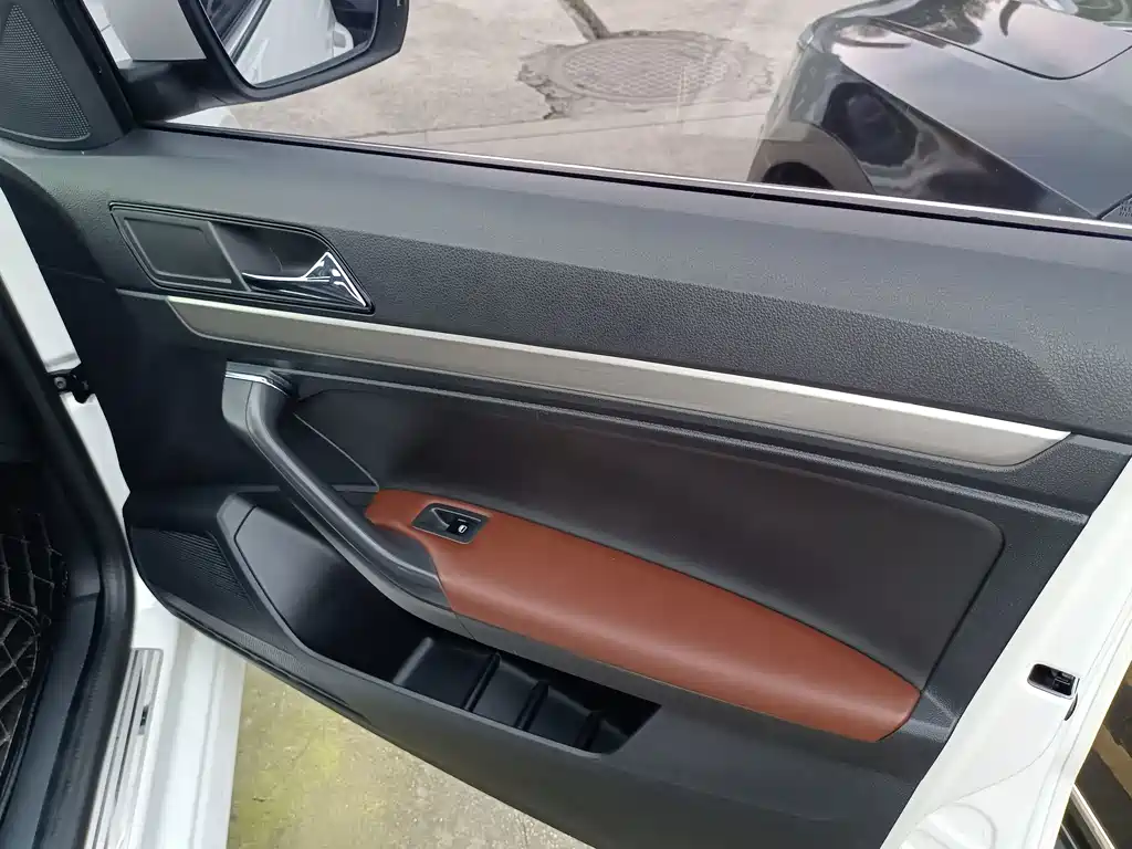 Volkswagen Lavida — миниатюра 9
