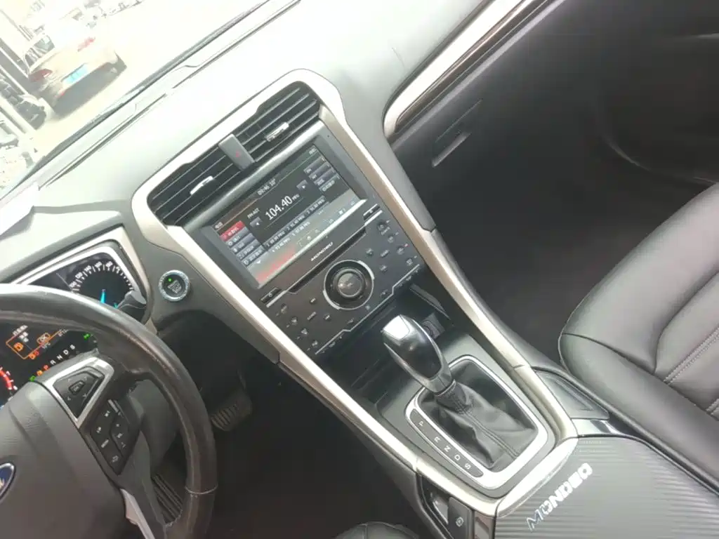 Ford Mondeo — миниатюра 13