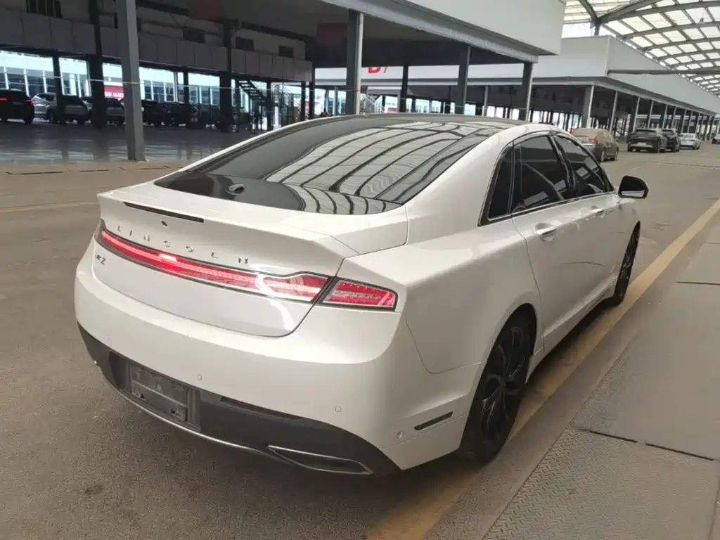 Lincoln MKZ — миниатюра 7
