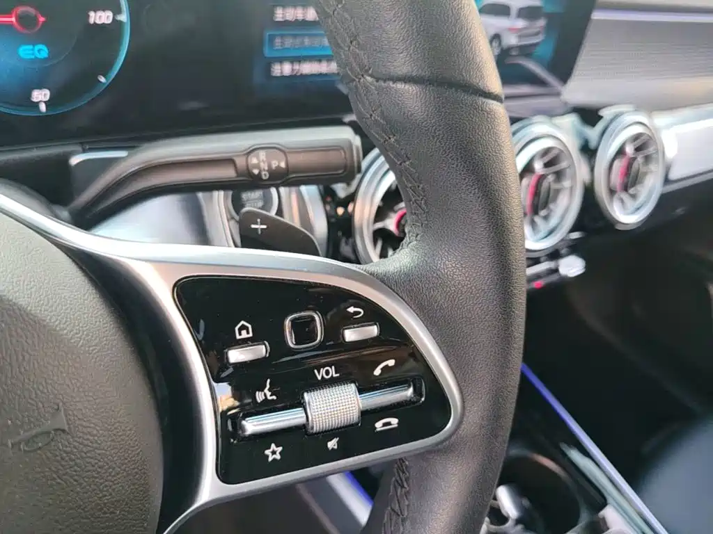 Mercedes-Benz EQB — миниатюра 14