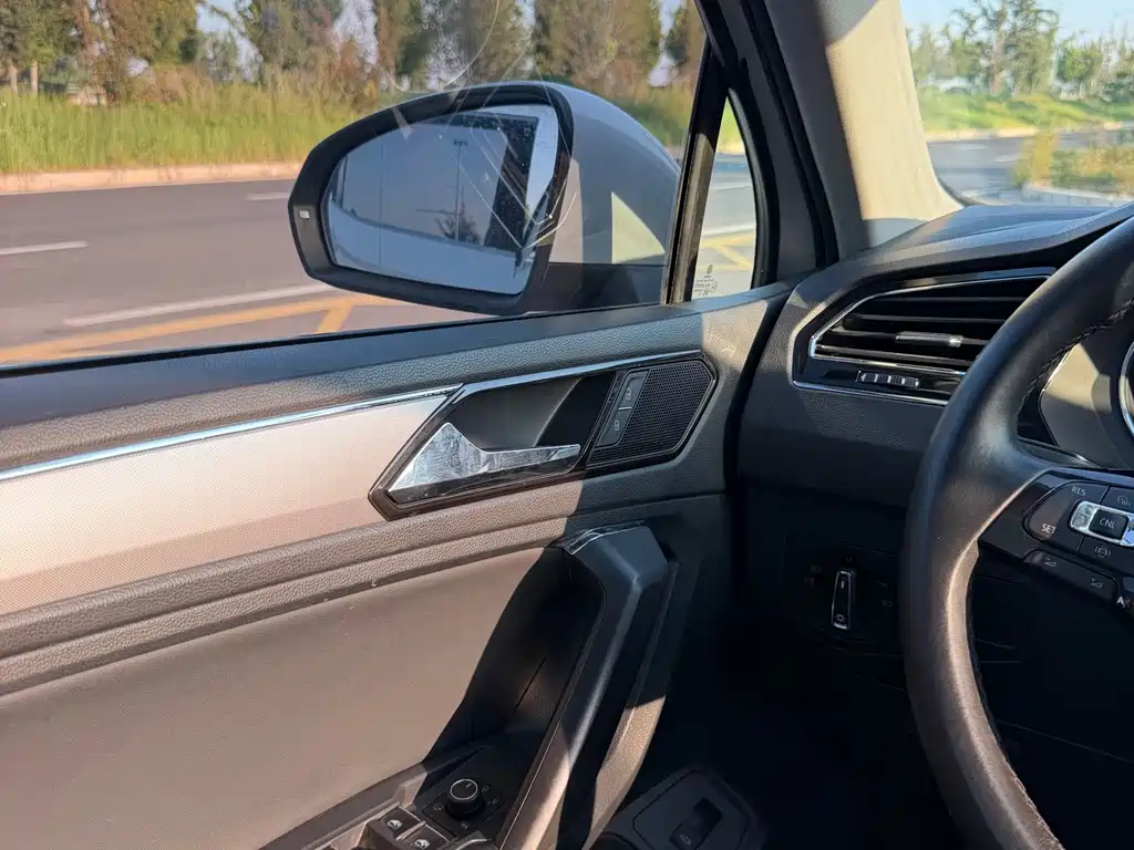 Volkswagen Tiguan L — миниатюра 15