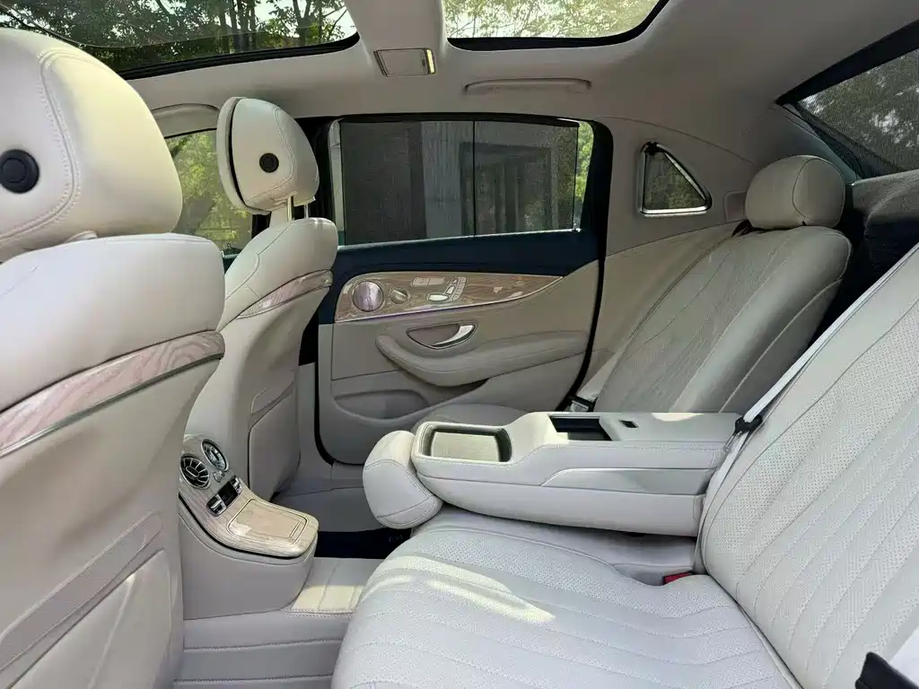 Mercedes-Benz E-Class — миниатюра 6