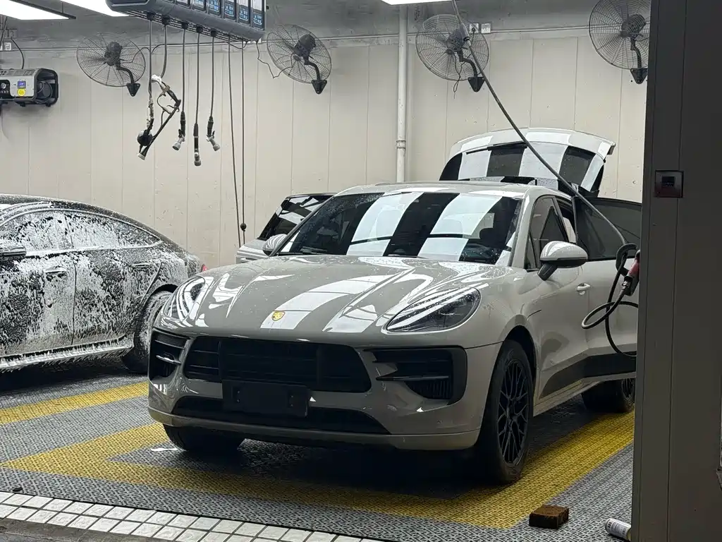 2022 Porsche Macan - zdjęcie 1 z 11