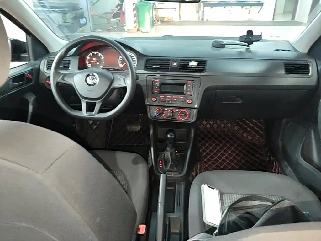 Volkswagen Santana — миниатюра 10