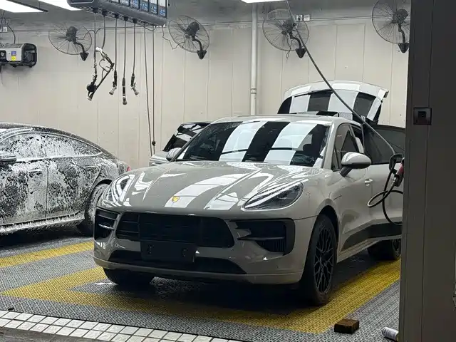 2022 Porsche Macan