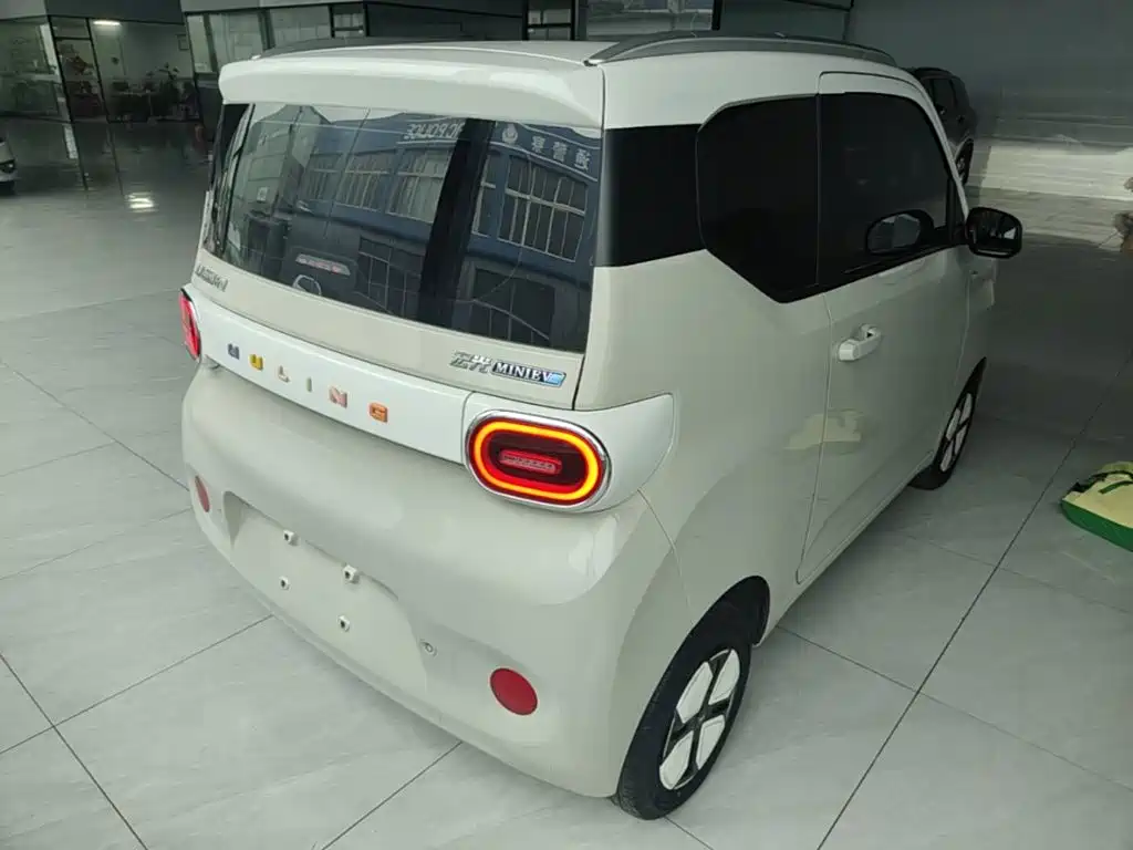 Wuling MINIEV — миниатюра 7