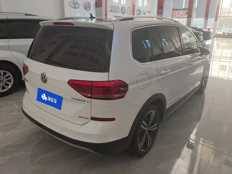 Volkswagen Touran — миниатюра 3