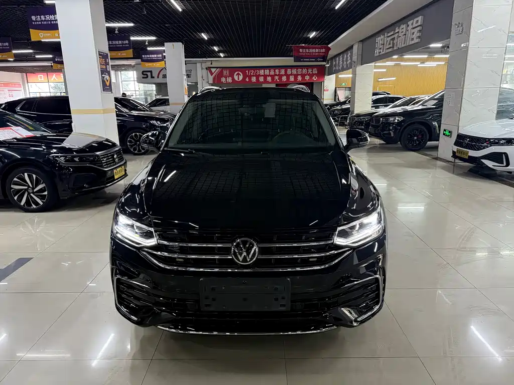 Volkswagen Tiguan L — миниатюра 2