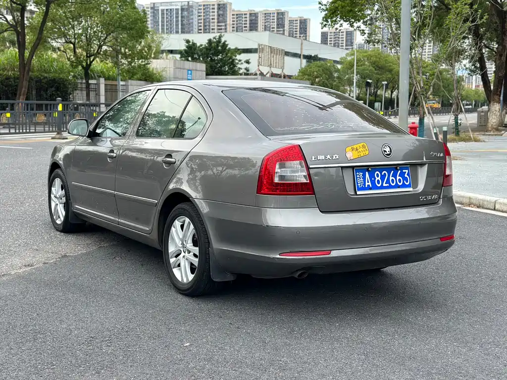 Skoda Octavia 2014 1.6L AT