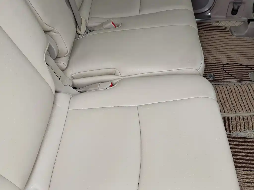 Toyota Land Cruiser Prado 2010 2.7L AT Luxury