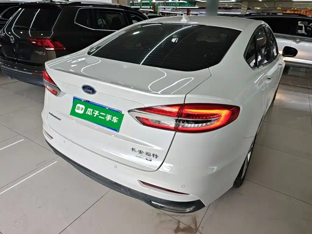 Ford Mondeo — миниатюра 7