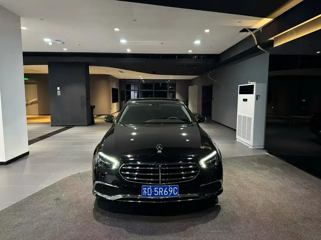 Mercedes-Benz E-Class — миниатюра 2