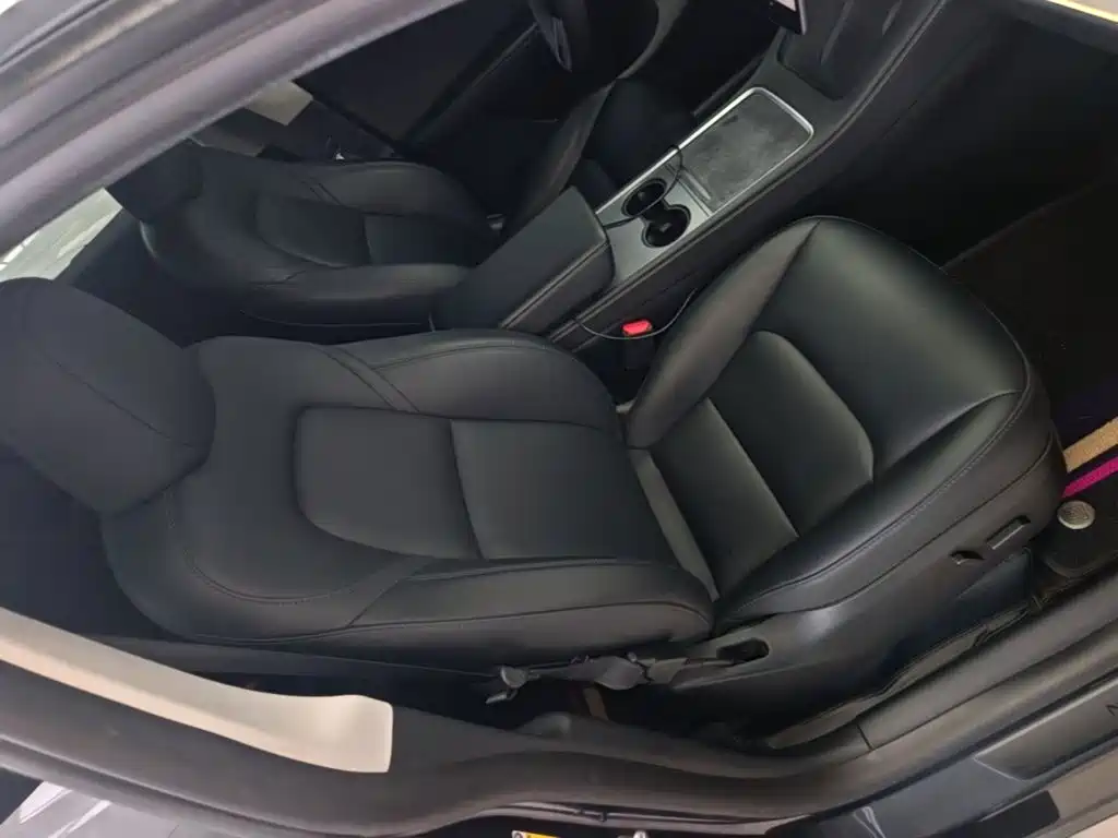 Tesla Model Y — миниатюра 25