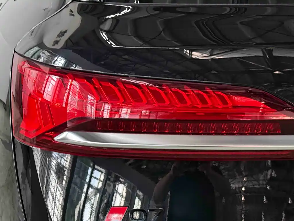 Audi Q7 — миниатюра 11