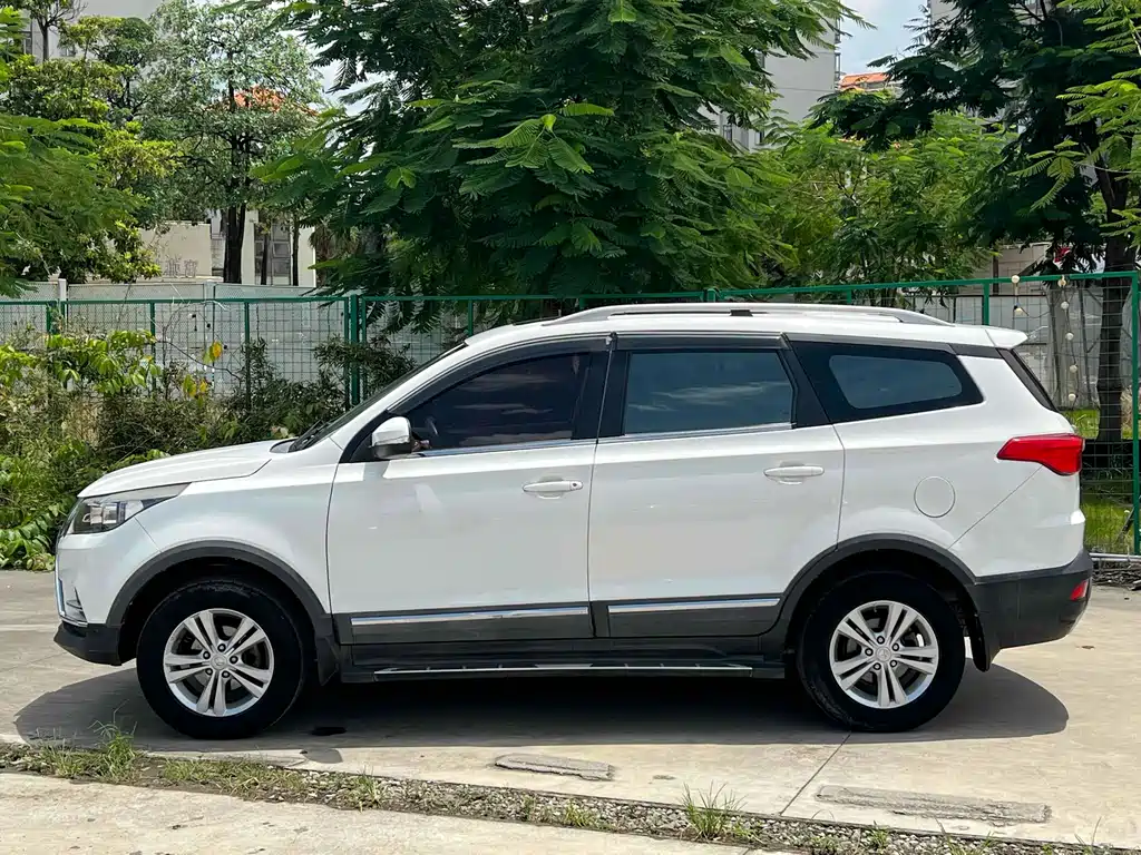 BAIC HUANSU BAIC MAGIC SPEED S3