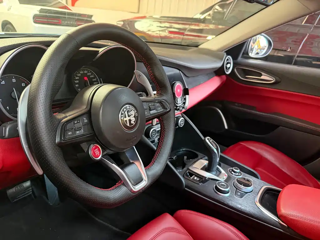 Alfa Romeo Giulia — миниатюра 4