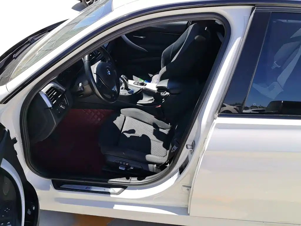 BMW 3 Series — миниатюра 8