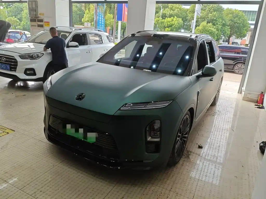 NIO ES8