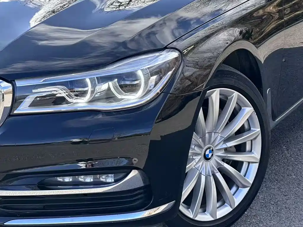 BMW 7 Series 7 2016 740Li Lead