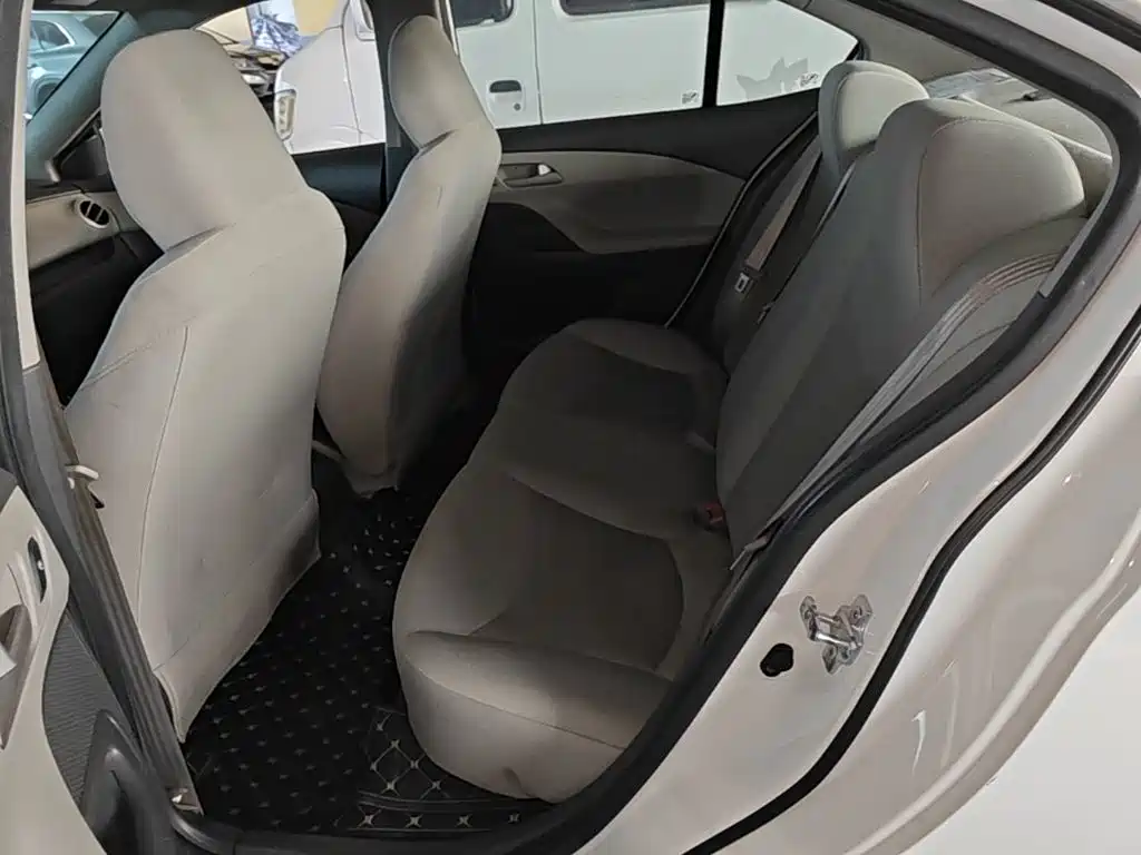 Chevrolet Sail — миниатюра 17