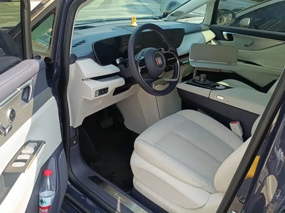 Buick GL8 Hybrid — миниатюра 9