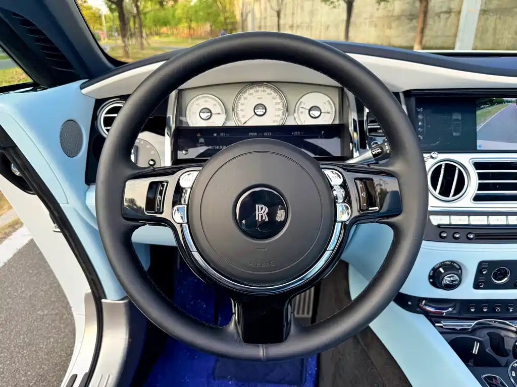 Rolls-Royce Dawn — миниатюра 5
