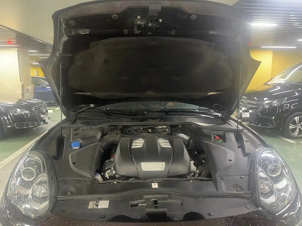 Porsche Cayenne — миниатюра 13