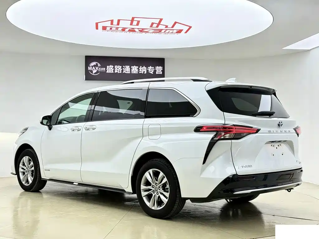Toyota Sienna — миниатюра 7