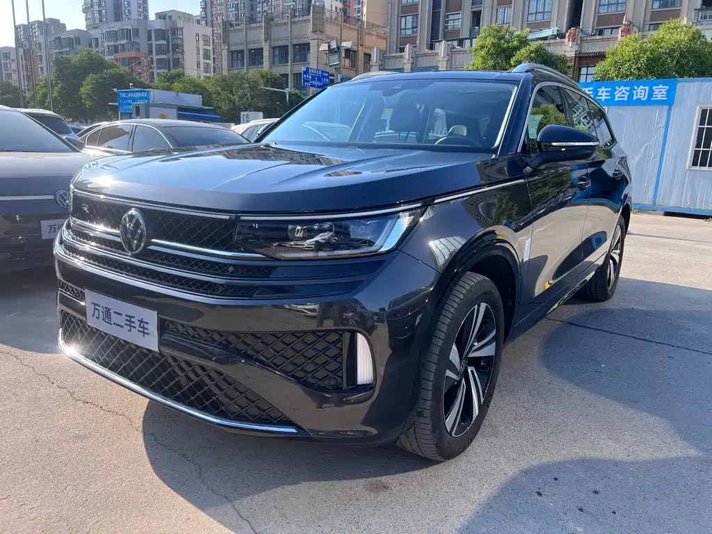 Volkswagen Tavendor 2023 380TSI R-Line