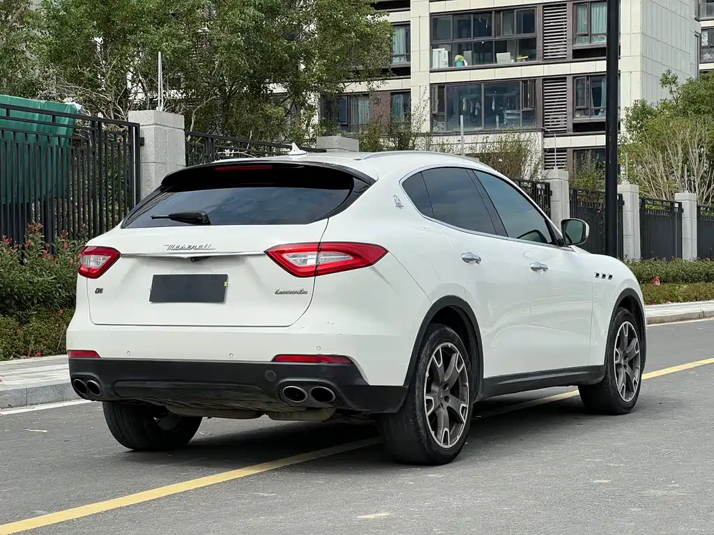 Maserati Levante — миниатюра 5