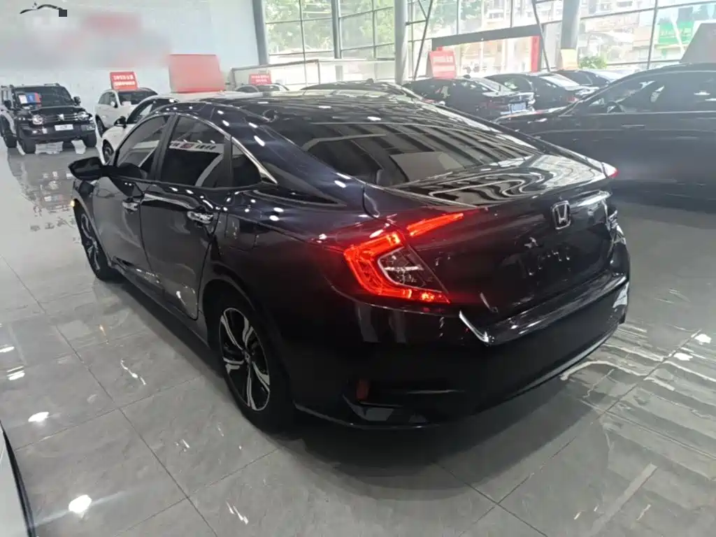 Honda Civic 2016 220TURBO CVT Luxury