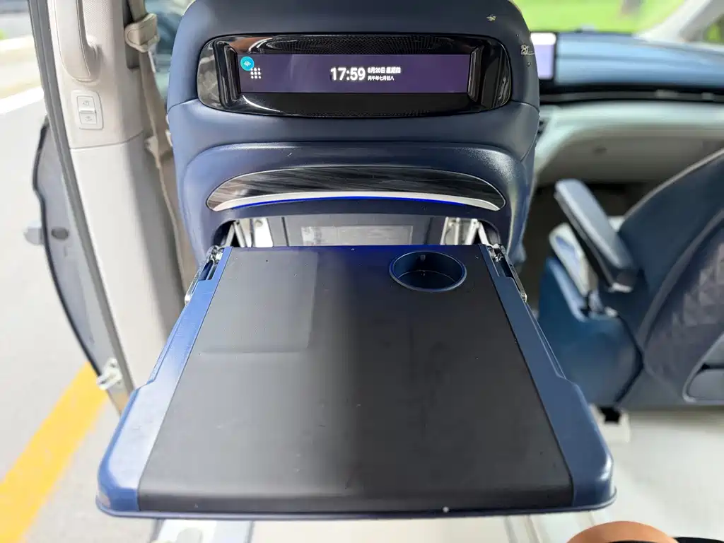 Roewe iMAX8 — миниатюра 8
